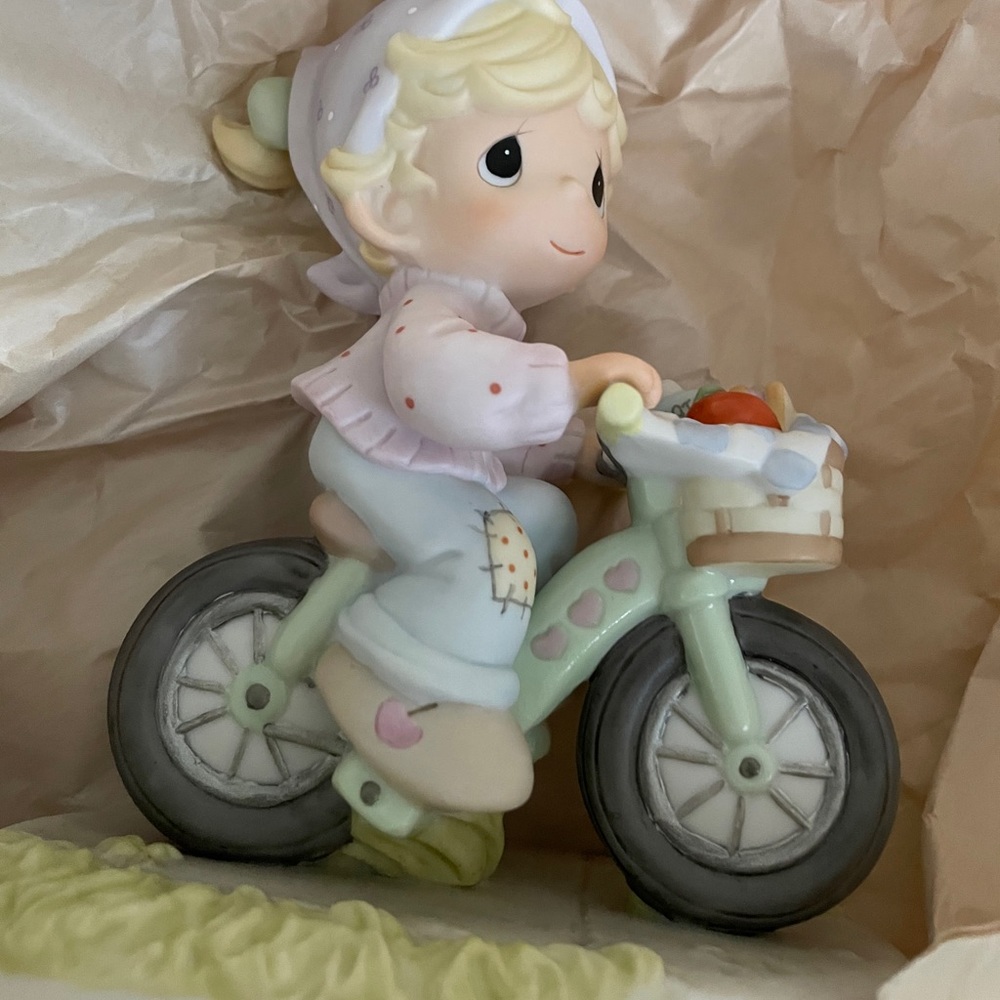 Precious moment figurine 2004